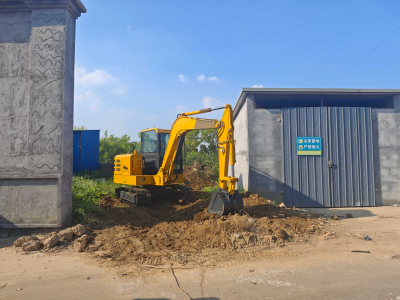 حفارة صغيرة الحجم 6 أطنان للبيع