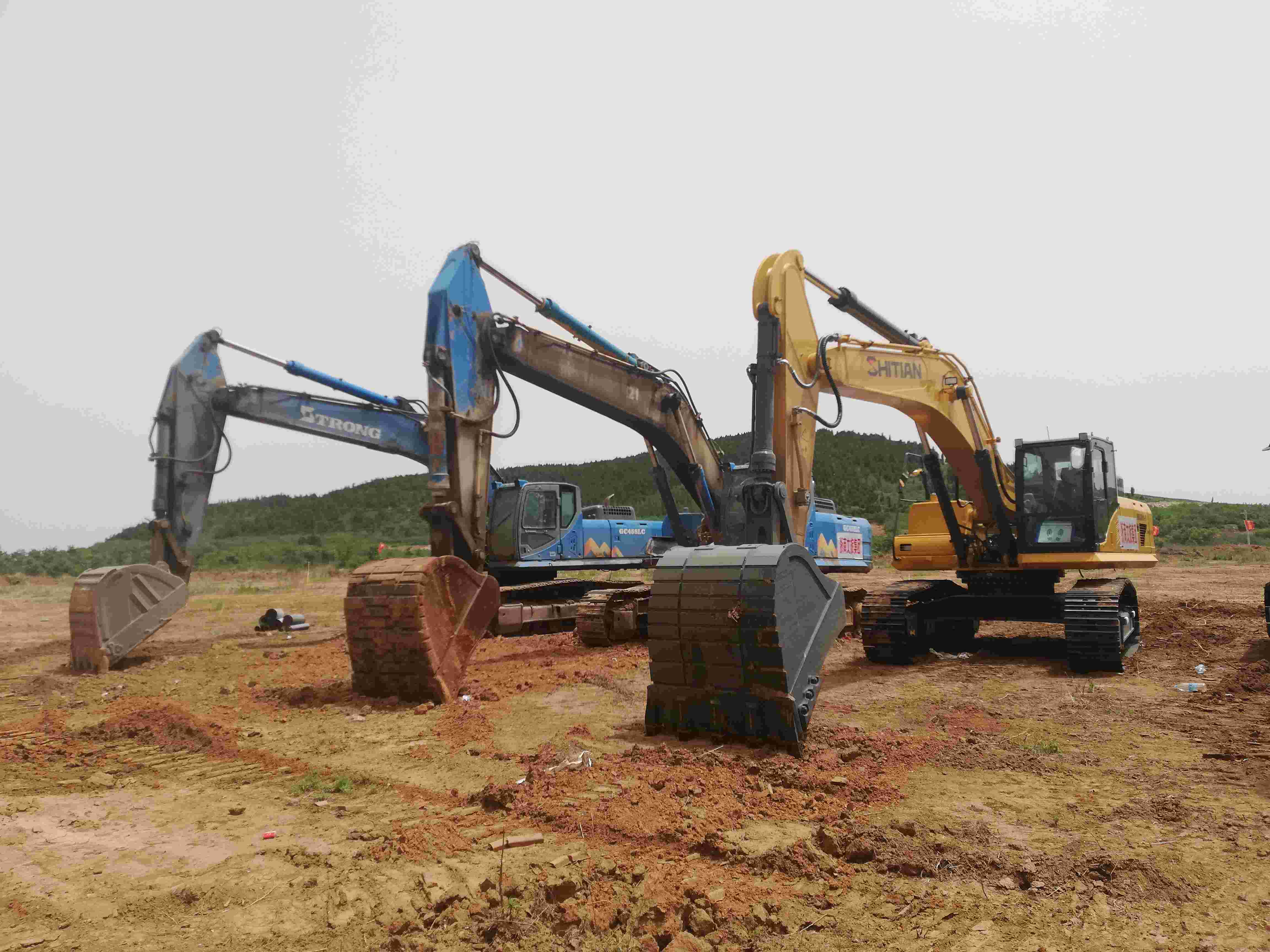 حفارة هيدروليكية زاحفة سعة 38 طنًا