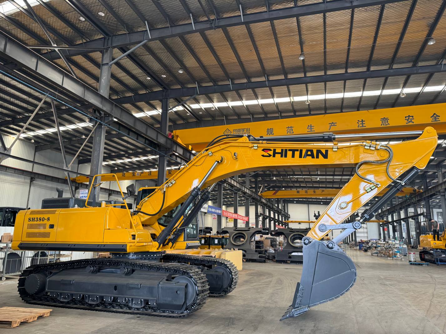 Excavatrice sur chenilles hydraulique de 37 tonnes Excavatrice sur chenilles hydraulique de 37 tonnes