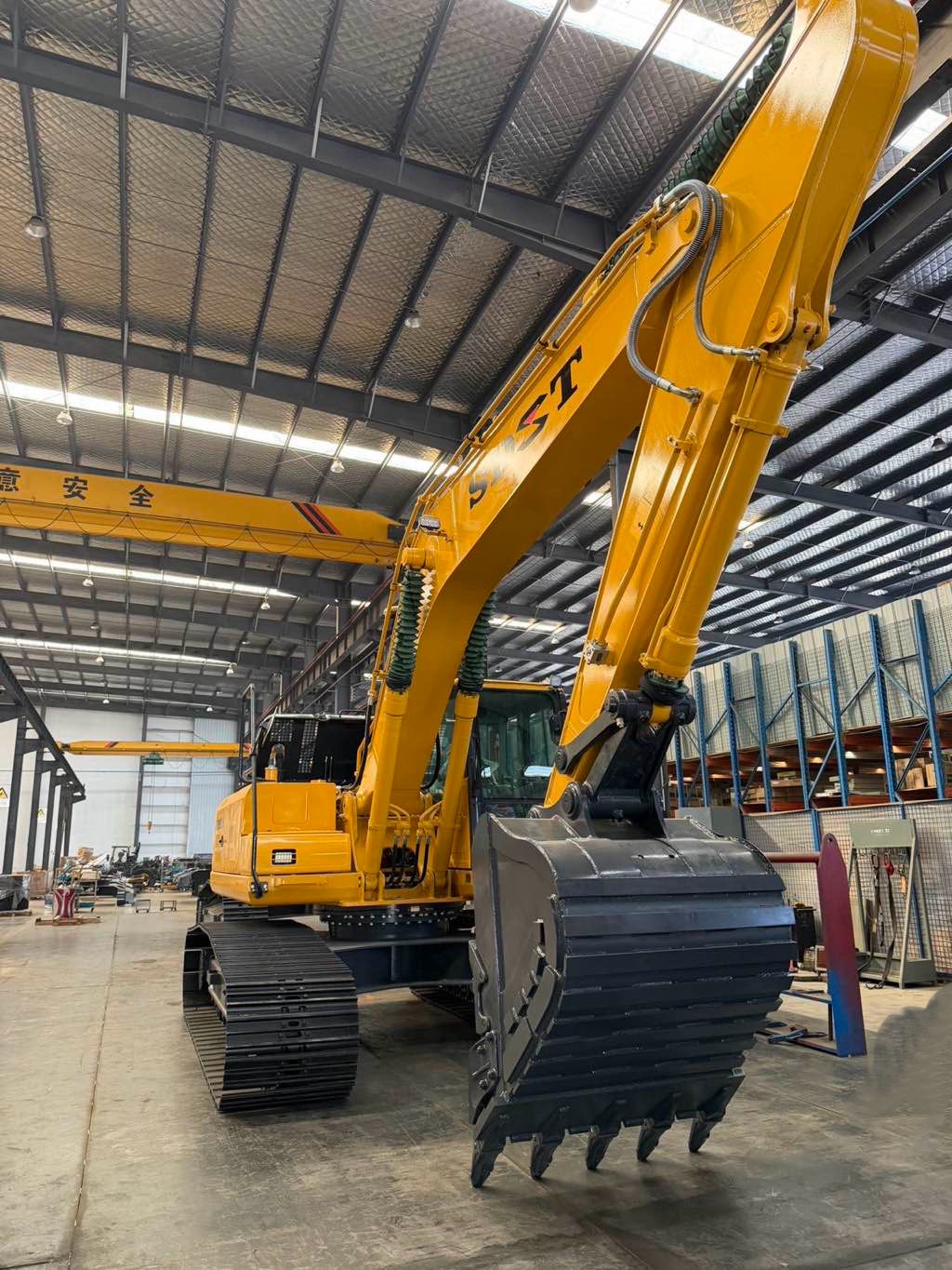 Excavadora SDST 220-9