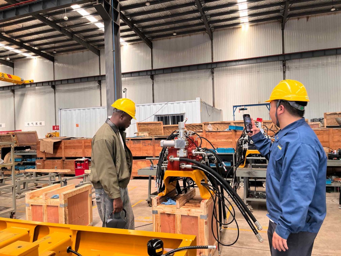Overseas Client ANSAH MICHAEL OWUSU Visits Factory, Inspects Excavator Production and Live Equipment Demonstration Overseas Client ANSAH MICHAEL OWUSU Visits Factory, Inspects Excavator Production and Live Equipment Demonstration