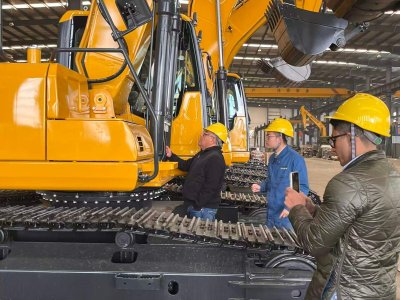 Warmly Welcome Ecuadorian Clients to Visit Our Factory