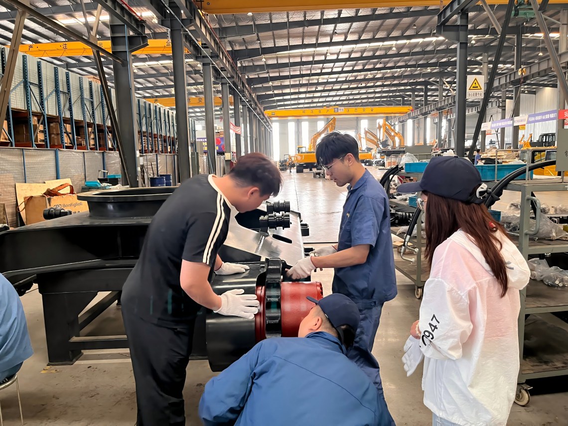 Taller de formación para nuevos empleados de excavadoras Shitian | Aprendizaje de fabricación de excavadoras Euro2 y Euro3 Taller de formación para nuevos empleados de excavadoras Shitian | Aprendizaje de fabricación de excavadoras Euro2 y Euro3