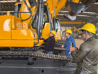 Warmly Welcome Ecuadorian Clients to Visit Our Factory