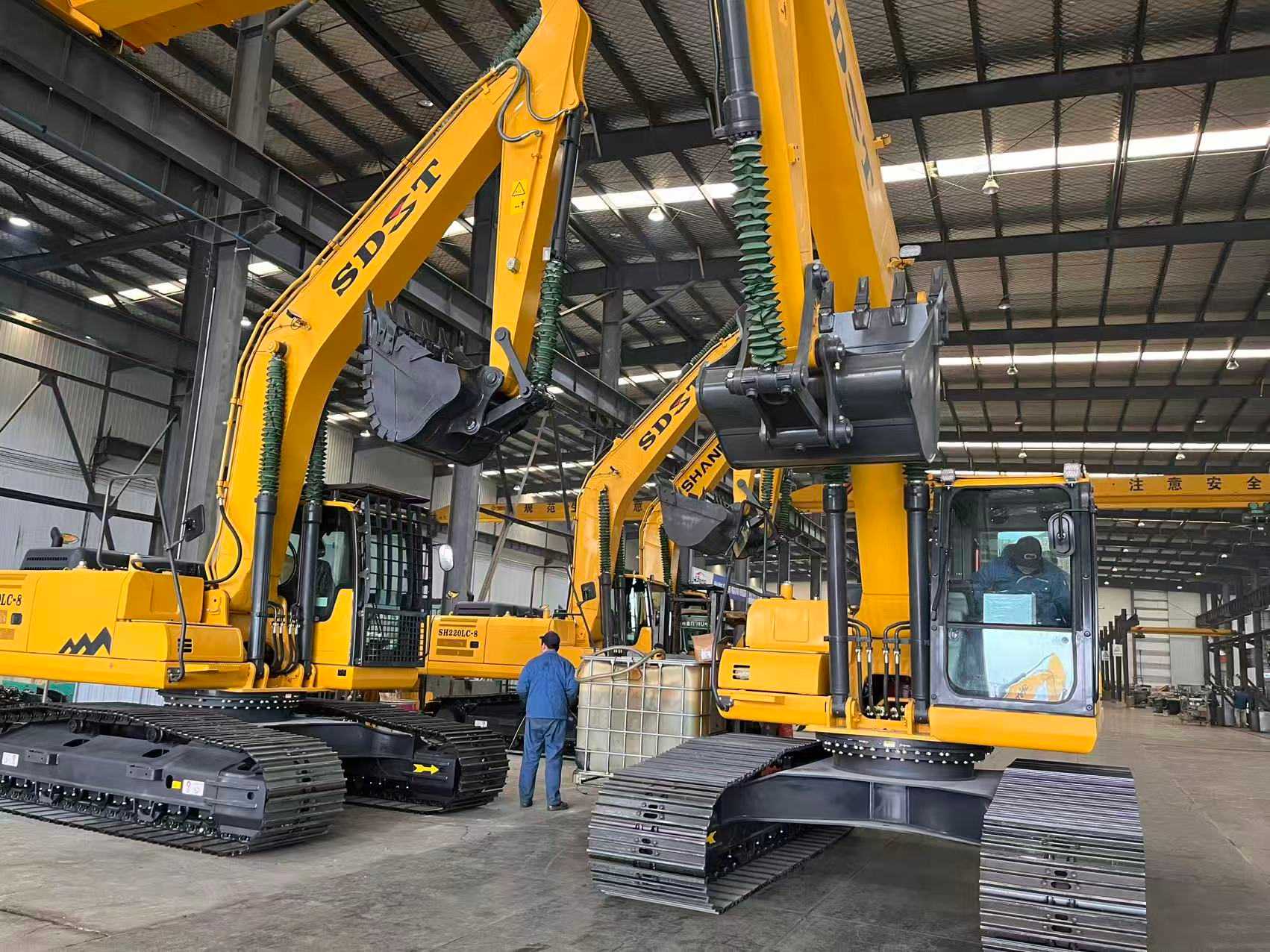 Yes. Shandong Shitian’s excavators meet CE, ISO, and local market certification requirements for global export.