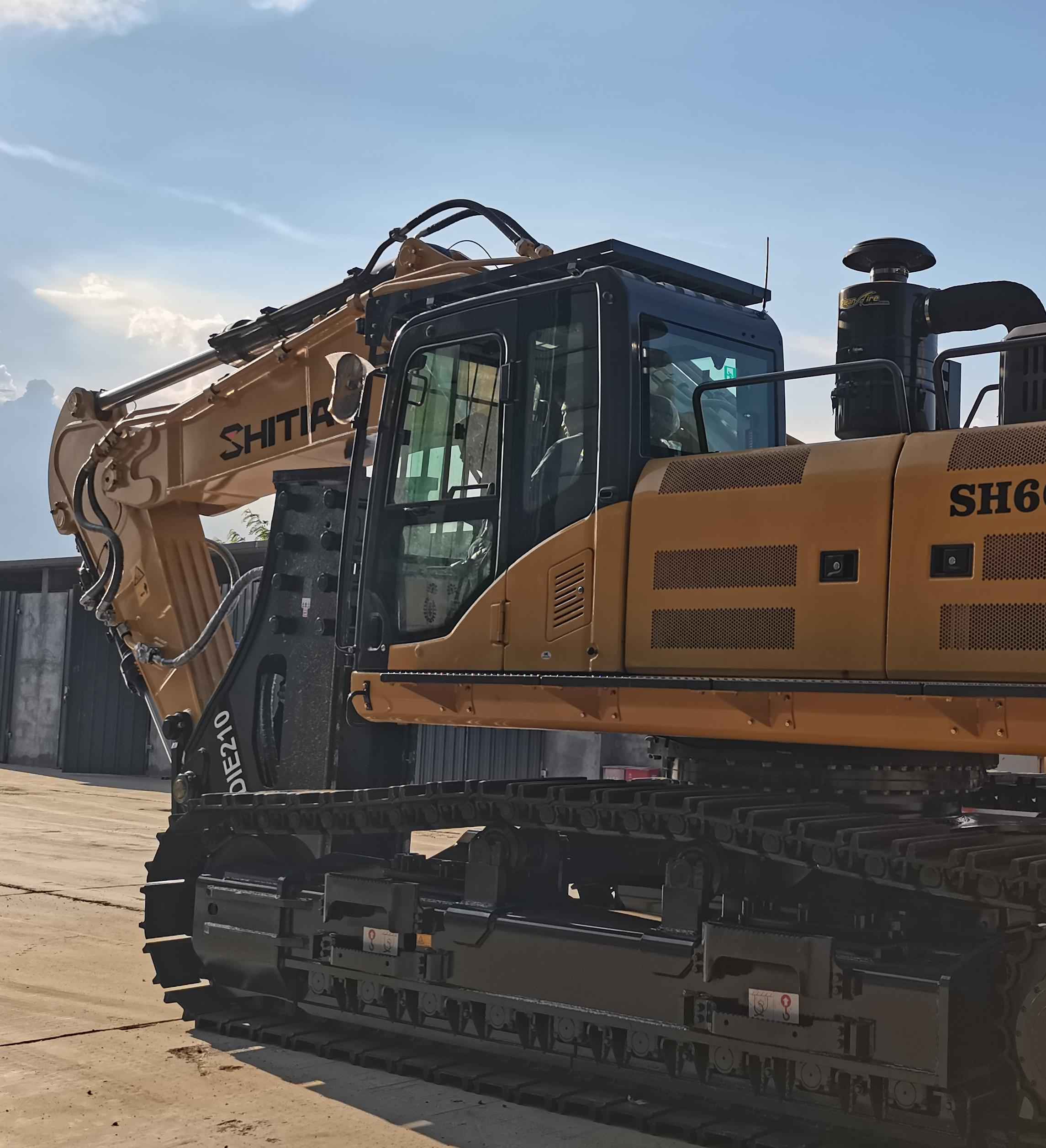 68-тонный гусеничный экскаватор